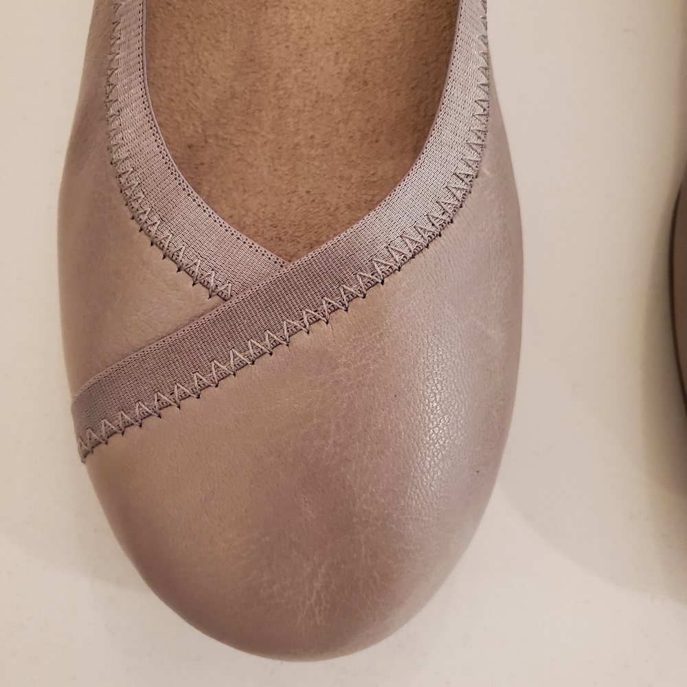 Vionic Flat Shoes Women's Size 5 - Picture 5 of 12